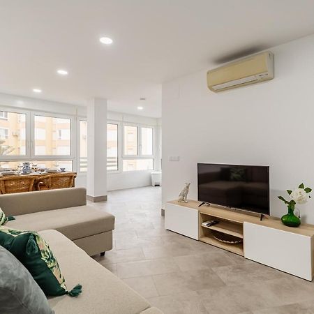 טורוקס Modern Apartment Steps From The Beach מראה חיצוני תמונה