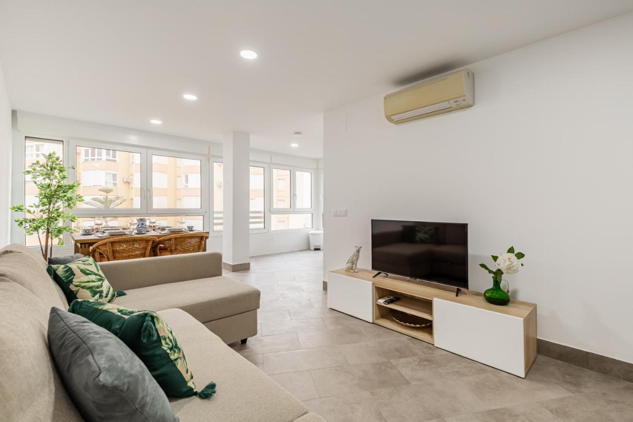 טורוקס Modern Apartment Steps From The Beach מראה חיצוני תמונה