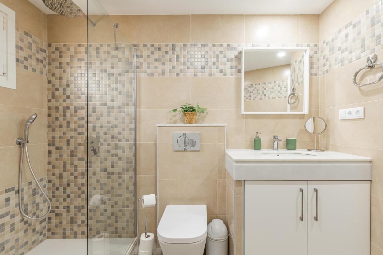 טורוקס Modern Apartment Steps From The Beach מראה חיצוני תמונה