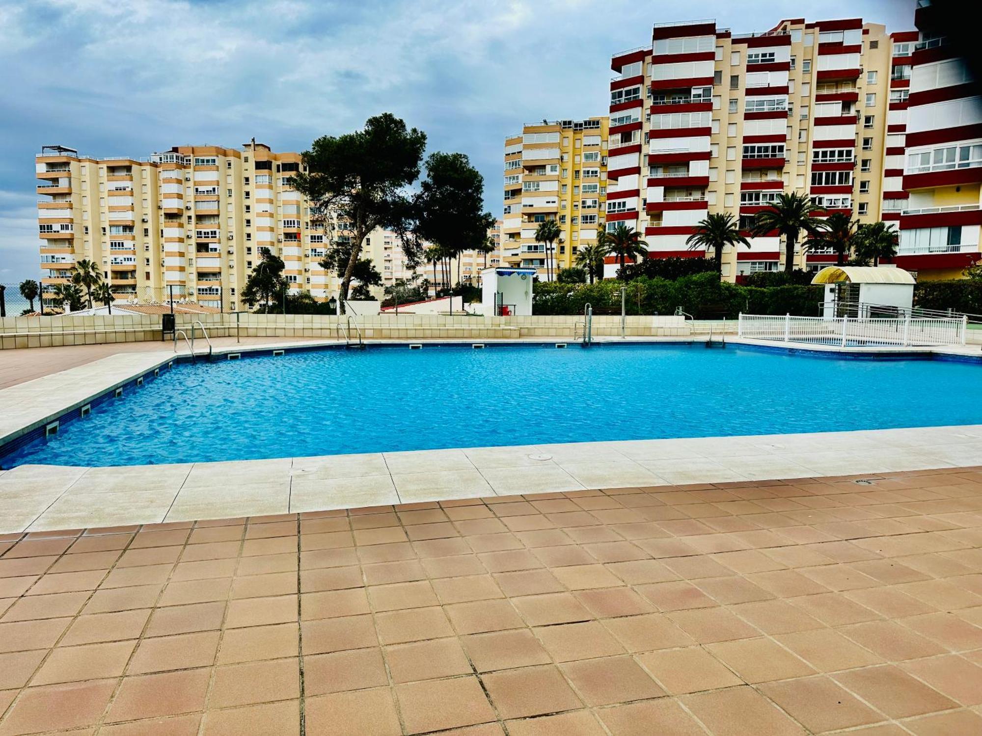 טורוקס Modern Apartment Steps From The Beach מראה חיצוני תמונה